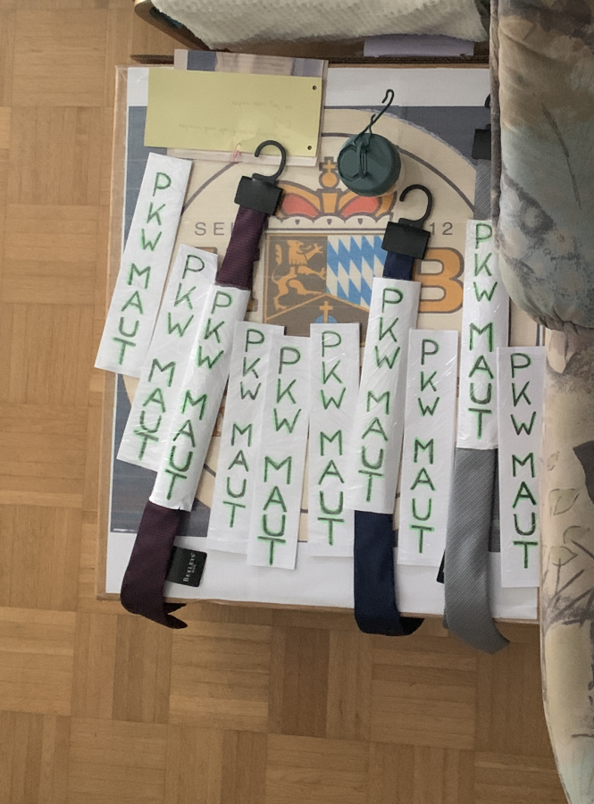 krawatte-pkw-maut-jahre